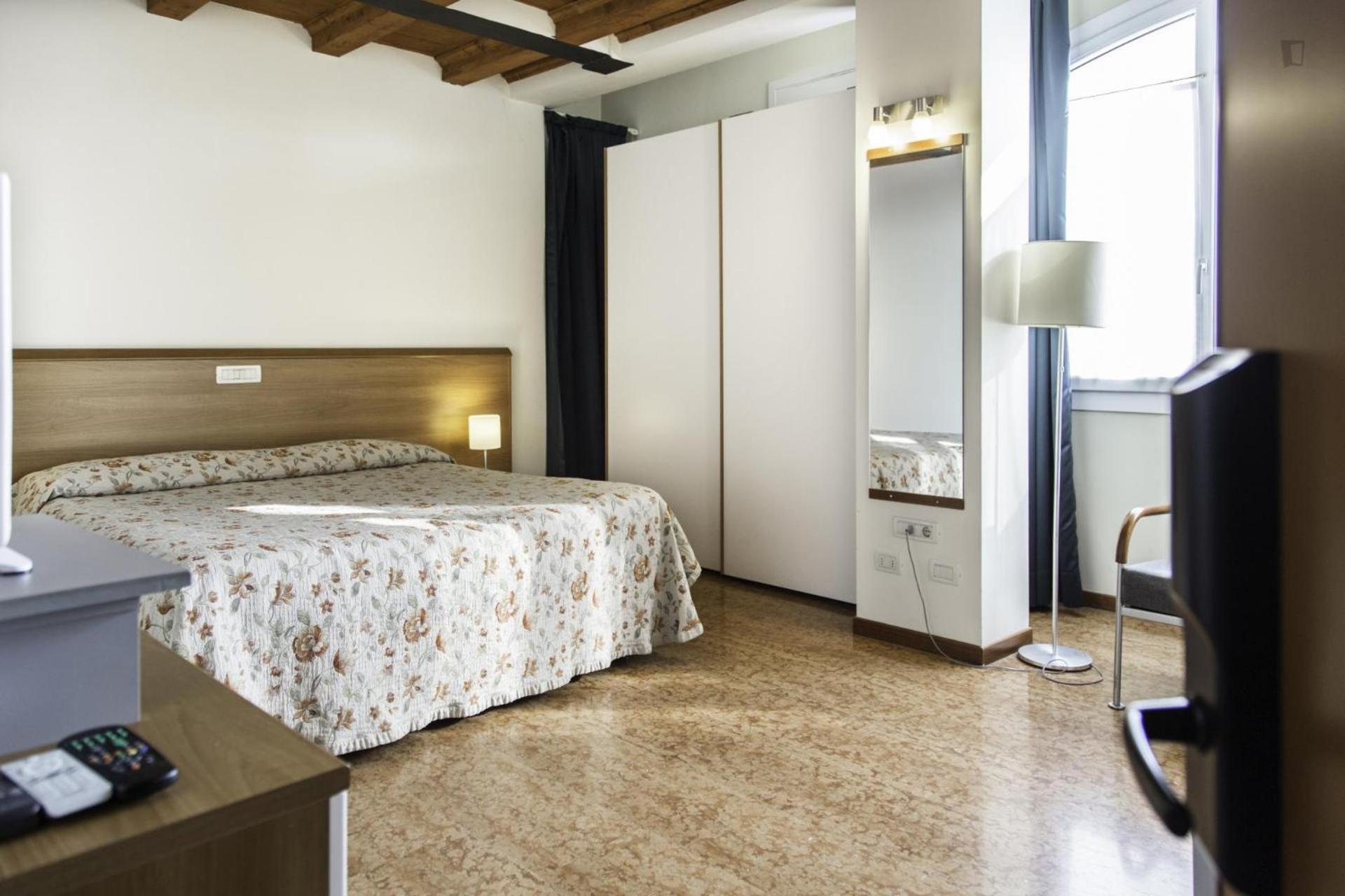 Residenza Carracci Aparthotel Bologna Kültér fotó